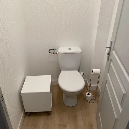 Apartment Optimise Et Lumineux - Sanitaires Partages - Tres Proche Commerces