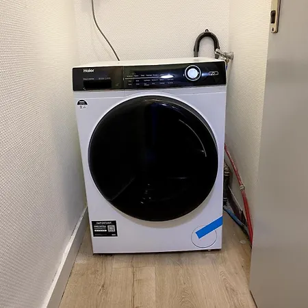 Optimise Et Lumineux - Sanitaires Partages - Tres Proche Commerces Apartment